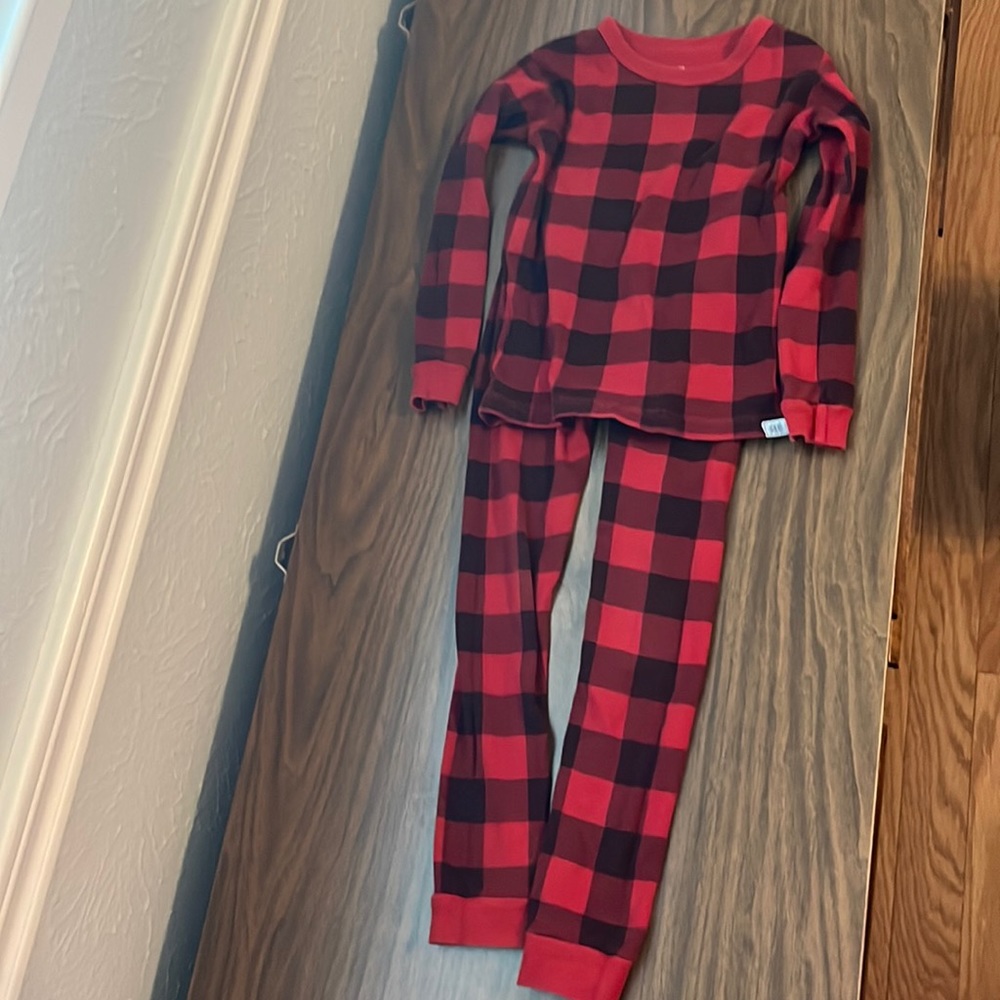 Gap kids red Buffalo plaid pajamas size 5